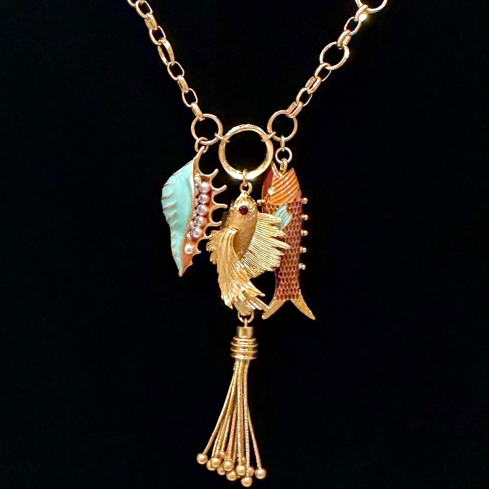 ZARA Gold Tone Seascape Enamel Fish & Shell Toggle Necklace w pearl Accents NEW - Picture 2 of 10